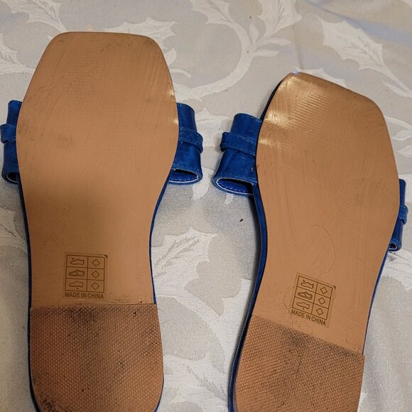 💎Simi London Faux Croc Royal Blue Flats with Gold Accent - Picture 3 of 5